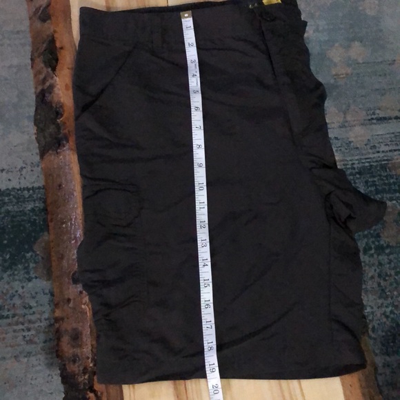 Cabela’s Nylon Cargo Hiking Shorts, size 38 - Picture 8 of 9